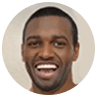 Hugo, grand sourire, appréciant les stratégies innovantes de contenu SEO.